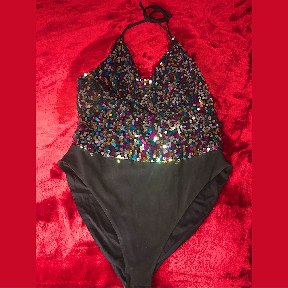 Cute bodysuit top with sequins